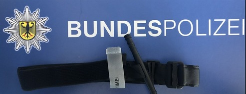 Bundespolizeidirektion München: Bundespolizeidirektion München: Hauptbahnhof: Mann von Zug überrollt / Bundespolizisten leisten mit Tourniquet Erste Hilfe