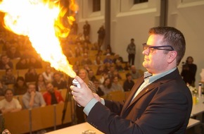 Universität Osnabrück: Wenn Chemie das Fest beschleunigt: Uni Osnabrück lädt zur Weihnachtsvorlesung