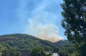 Feuerwehr Iserlohn: FW-MK: Iserlohner Feuerwehr unterstützt bei Waldbrand in Plettenberg