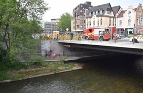 Kreispolizeibehörde Herford: POL-HF: Verkehrsunfall mit zwei Verletzten - 
Fahrräder stoßen in Unterführung zusammen