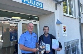 Polizeipräsidium Koblenz: POL-PPKO: Zivilcourage im Zug: Mann rettet Mitreisenden vor gewaltsamem Übergriff