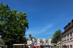 Feuerwehr Paderborn: FW Paderborn: Gefahrstofffreisetzung in einem Ladenlokal in der Schlo&szlig;stra&szlig;e