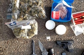 Bundespolizeidirektion Sankt Augustin: BPOL NRW: Bundespolizei nimmt 33-Jährigen mit 100 Gramm Marihuana fest - Bei Durchsuchung von Fahrzeug werden Waffen, Munition und weitere Betäubungsmittel aufgefunden