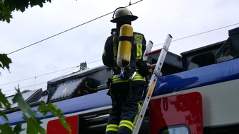 Freiwillige Feuerwehr Celle: FW Celle: Rauchentwicklung aus einer S-Bahn