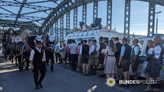 Bundespolizeidirektion München: Bundespolizeidirektion München: Bundespolizei: Gut gerüstet für d'Wiesn / Für eine sichere An- und Abreise
