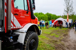 Feuerwehren, Forst und Industrie beim Vegetationsbrand-Tag im Sauerländer Wald