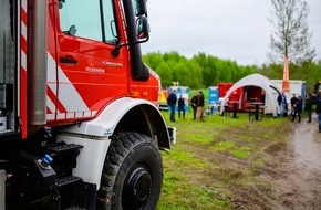 PAUL MÜLLER GmbH: Feuerwehren, Forst und Industrie beim Vegetationsbrand-Tag im Sauerländer Wald