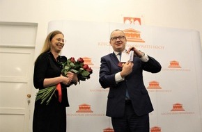 Universität Osnabrück: Engagiert im polnischen Verbraucherforum - Rechtswissenschaftlerin Dr. Aneta Wiewiórowska-Domagalska von der Universität Osnabrück erhält Ehrenmedaille