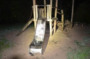 Polizeiinspektion Osnabr&uuml;ck: POL-OS: Osnabr&uuml;ck: Rutsche auf Spielplatz angez&uuml;ndet - Polizei sucht Zeugen