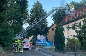 Feuerwehr Bottrop: FW-BOT: Wohnungsbrand im Dachgeschoss - Bewohner verhindert Schlimmeres