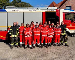 FW-OLL: Ausbildungstag der Johanniter-Auszubildenden bei der Feuerwehr Großenkneten