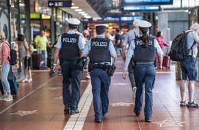 Bundespolizeiinspektion Hamburg: BPOL-HH: Hauptbahnhof: Aufbruch in einem Caf&eacute; - Mann entwendet Softgetr&auml;nke und Bargeld - Festnahme und Haftzuf&uuml;hrung durch Bundespolizei
