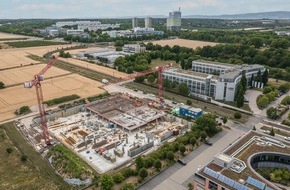 Karrié Projektentwicklung GmbH & Co. KG: GANZIMMUN Diagnostics GmbH feiert Grundsteinlegung auf dem Mainzer Lerchenberg: Projektentwickler will Areal zum Biotech-Standort ausbauen