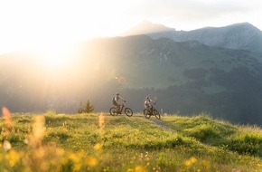 Gstaad Saanenland Tourismus: Ferienregion Gstaad startet in vielseitigen Bergsommer