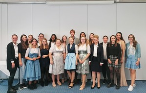 Schwesternschaft München vom BRK e.V.: PM // Letzter Gesundheits- und Krankenpflegekurs startet ins Berufsleben