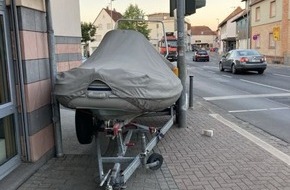 Polizeipr&auml;sidium S&uuml;dosthessen: POL-OF: Wei&szlig;er Polo touchiert: Unfallzeugen bitt melden!; Kostenfreie Fahrradcodieraktion: Terminbuchungen ab jetzt m&ouml;glich!; Anh&auml;nger mit Boot auf Abwegen: Polizei sucht nach Zeugen! un mehr