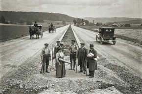 «What the Fake?» zeigt Macht und Risiken von KI-Bildern auf Social Media (Plakat-Ausstellung ab 15. Jan)