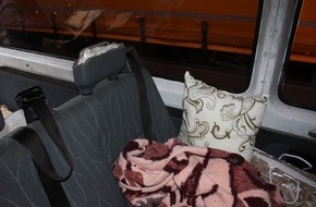Verkehrsdirektion Koblenz: POL-VDKO: Fahrer von technisch marodem Minibus schläft während Kontrolle ein