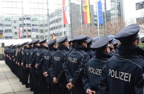 Bundespolizeidirektion Flughafen Frankfurt am Main: BPOLD FRA: Feierliche Vereidigung: 118 neue Polizeimeisterinnen und Polizeimeister der Bundespolizeidirektion Flughafen Frankfurt am Main legen den Diensteid auf das Grundgesetz ab