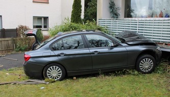 Polizei Rheinisch-Bergischer Kreis: POL-RBK: Bergisch Gladbach - Balkon auf der anderen Straßenseite stoppt BMW