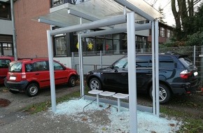Kreispolizeibehörde Kleve: POL-KLE: Kleve - Sachbeschädigung / Unbekannte Täter schlagen Scheiben an Bus-Wartehäuschen ein