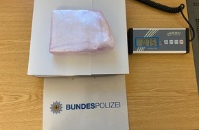 Bundespolizeidirektion Sankt Augustin: BPOL NRW: Fahndungserfolg der Bundespolizei; Franzose versteckte Drogen im Kofferraum und unter dem Fahrersitz
