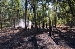 Feuerwehr Schermbeck: FW-Schermbeck: Nachlöscharbeiten Waldbrand