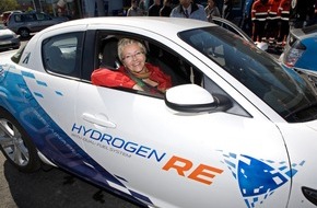 Mazda (Suisse) SA: Mazda présente en Norvège la première RX-8 Hydrogen RE lors d'une cérémonie officielle à Oslo