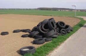 Polizei Düren: POL-DN: Reifen im Feld entsorgt