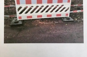 Polizei Korbach: POL-KB: Diemelstadt - 30 Warnbaken und 10 Stellfüße gestohlen
