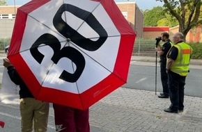 Polizeiinspektion Harburg: POL-WL: Kinder unterstützen bei Geschwindigkeitskontrollen vor Grundschule ++ Buchholz i. d. N. - Angelassener Herd verursacht Einsatz von Rettungskräften