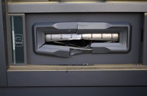 Kreispolizeibehörde Viersen: POL-VIE: Viersen-Süchteln: Geldautomatenaufbrecher scheitern: Kripo bittet um Hinweise