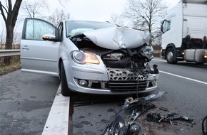 Kreispolizeibehörde Herford: POL-HF: Verkehrsunfall im Berufsverkehr- Mehrere Fahrzeuge zusammengeschoben