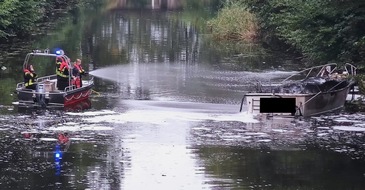 Landeswasserschutzpolizeiamt Mecklenburg-Vorpommern: LWSPA M-V: Sportboot auf der Havel bei Klein Quassow ausgebrannt