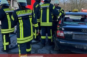 Feuerwehr Leverkusen: FW-LEV: Verkehrsunfall Willy-Brandt-Ring