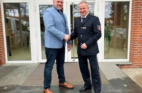 Polizeiinspektion Heidekreis: POL-HK: Bad Fallingbostel: Neuer Polizeichef in Bad Fallingbostel - Kroll übergibt an Schill