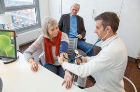 Deutscher Verkehrssicherheitsrat e.V.: Neue Führerscheine: Umtausch nach 15 Jahren / DVR empfiehlt freiwillige Gesundheitschecks für Senioren (BILD)