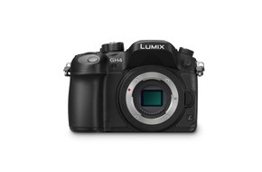 Panasonic Deutschland: Firmware Update 2.5 für LUMIX GH4 / Panasonic stattet DSLM-Flaggschiff mit allen 4K Foto Modi und Post Focus aus / Im Update enthalten: Google Drive-Speicherplatz und Serienbilder mit externem Blitz