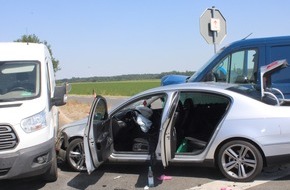 Polizei Düren: POL-DN: Schwerer Verkehrsunfall mit neun Verletzten