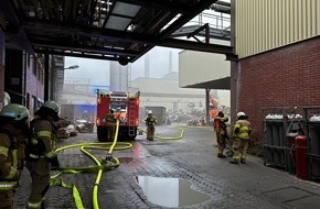 Feuerwehr Bergisch Gladbach: FW-GL: Feuer auf ehemaligem Zanders-Gelände sorgt für Großeinsatz der Feuerwehr Bergisch Gladbach