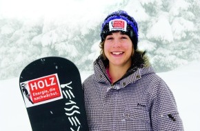 Holzenergie Schweiz: Snowboard-Talent Simona Meiler auf dem Podest