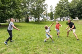 AOK-Bundesverband: AOK-Studie: In jeder dritten Familie spielt körperliche Aktivität keine Rolle / Gesundheitskasse und Deutscher Städte- und Gemeindebund setzen sich für mehr Bewegungsförderung ein