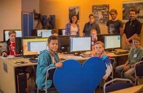 CHECK24 GmbH: CHECK24 veranstaltet Sommer-Codecamp für Kinder und Jugendliche