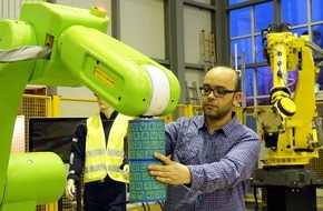 Universität Bremen: Wie Mensch und Roboter künftig Hand in Hand arbeiten können