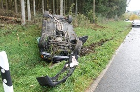 Kreispolizeibehörde Olpe: POL-OE: PKW-Fahrer überschlägt sich