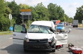 Polizei Minden-Lübbecke: POL-MI: Unfall auf B 482 sorgt für kurzzeitige Vollsperrung