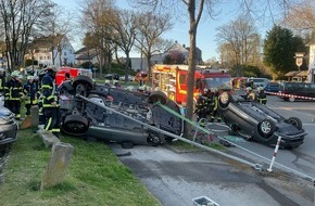 Feuerwehr Dortmund: FW-DO: PKW-Unfall mit zwei verletzten Personen