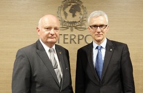 Bundeskriminalamt: BKA: BKA-Vizepräsident Peter Henzler bei der Eröffnung des neuen 
Interpol-Standortes in Singapur