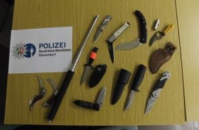 Polizei Düsseldorf: POL-D: Großeinsatz in Düsseldorf-Flingern - Polizei kontrolliert Anfahrt zu "Rocker-Party" - Foto der sichergestellten Gegenstände im Anhang