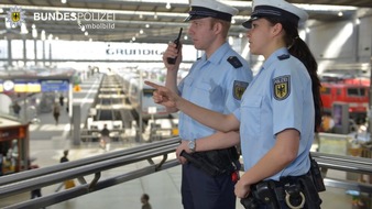 Bundespolizeidirektion München: Bundespolizeidirektion München: Aus Diebstahl wird Haftprüfung - 47-Jährige greift Ladenmitarbeiter und Bundespolizistin tätlich an